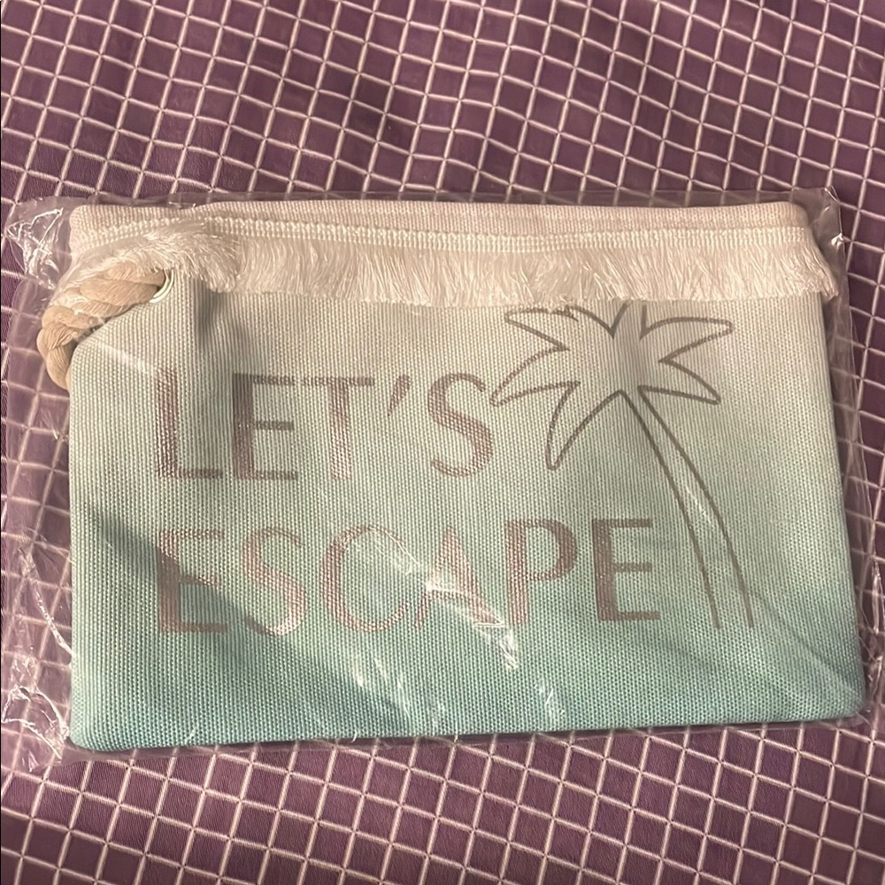 Let's Escape Palm Tree Pouch